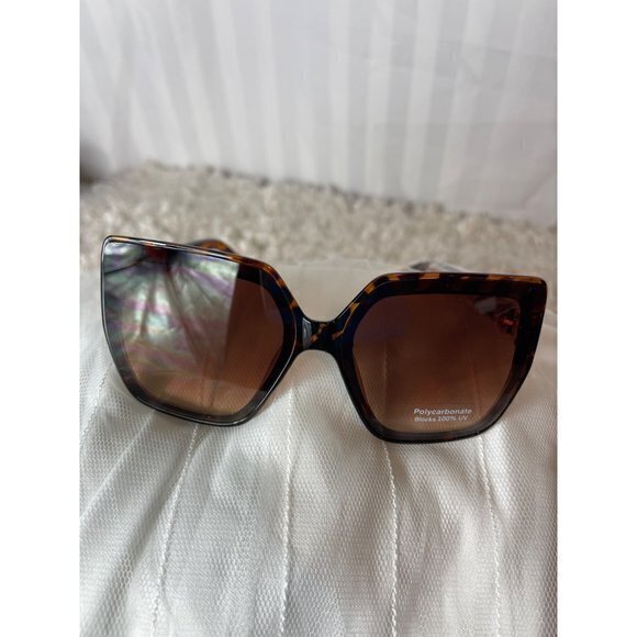 Feeling Catty Oversized Rhinestone Detail Sunglasses Tortoise‎ main image 5